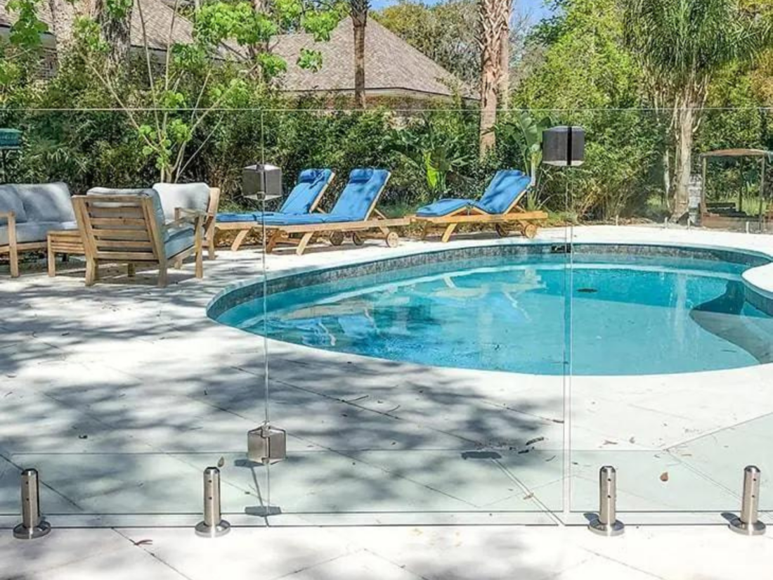 Frameless glass pool gate Frameless glass pool gate