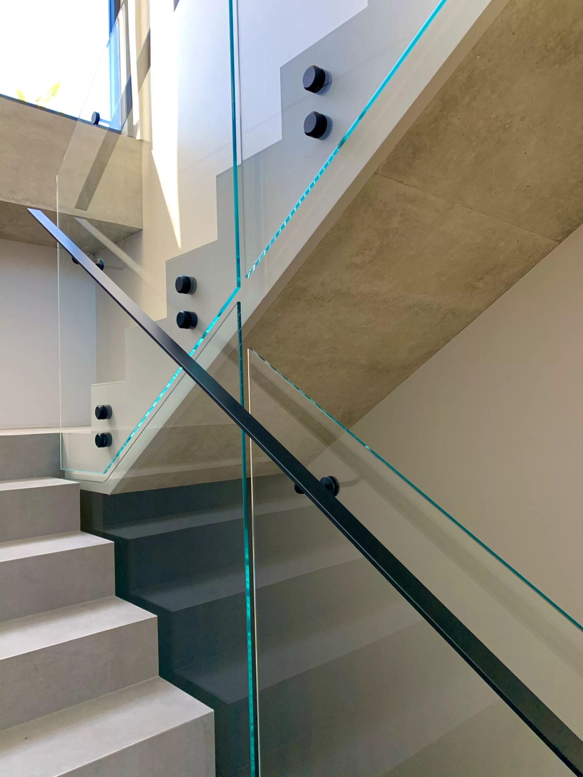 Low iron face fixed frameless balustrade