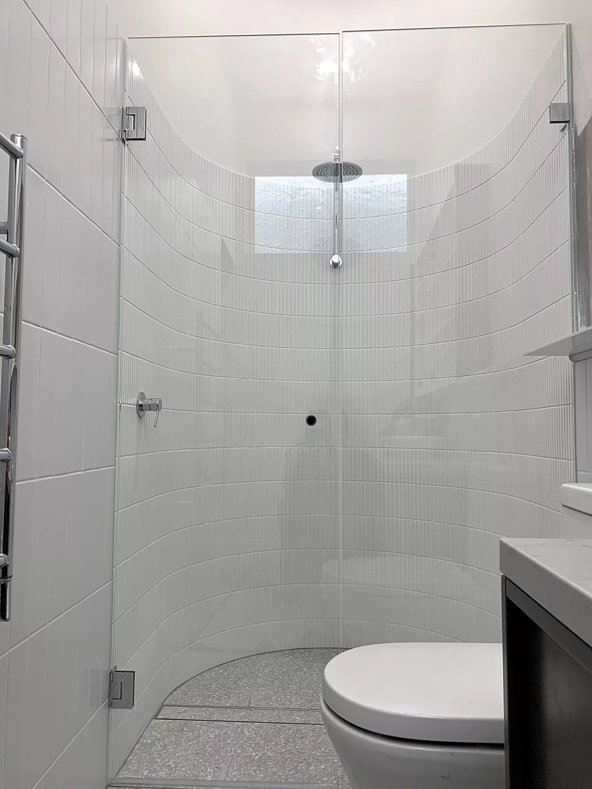 Frameless gass wall-mounted door Frameless gass wall-mounted door