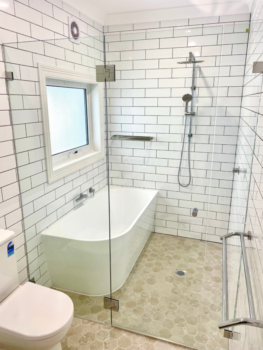 Wall-to-wall frameless glass 3 panel shower screen Wall-to-wall frameless glass 3 panel shower screen