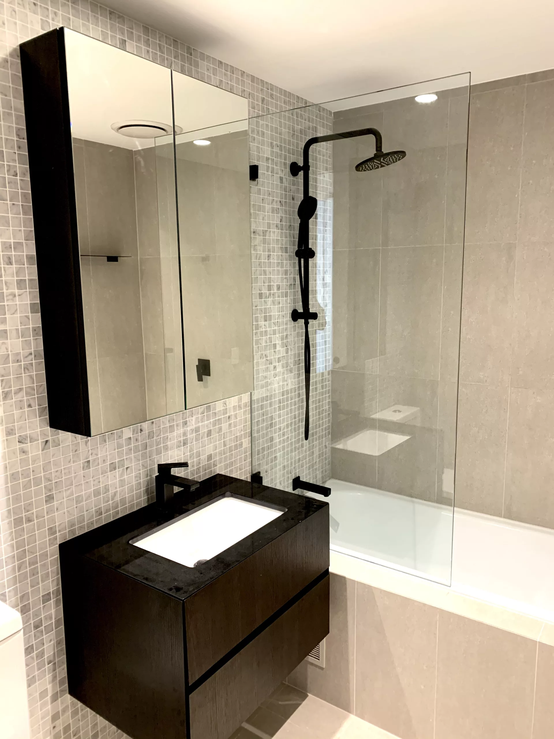 Bath fixed panel glass shower screen Bath fixed panel glass shower screen
